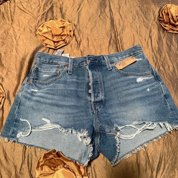 Levis Shorts Women's 32 Denim Distressed Faded Ripped Frayed Festival Summer